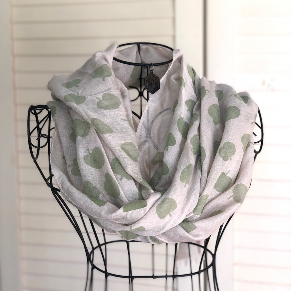 🌼2/$20🌼🍏Green Apple Scarf🍏